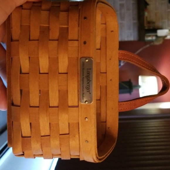Longaberger hostess basket - Picture 1 of 3